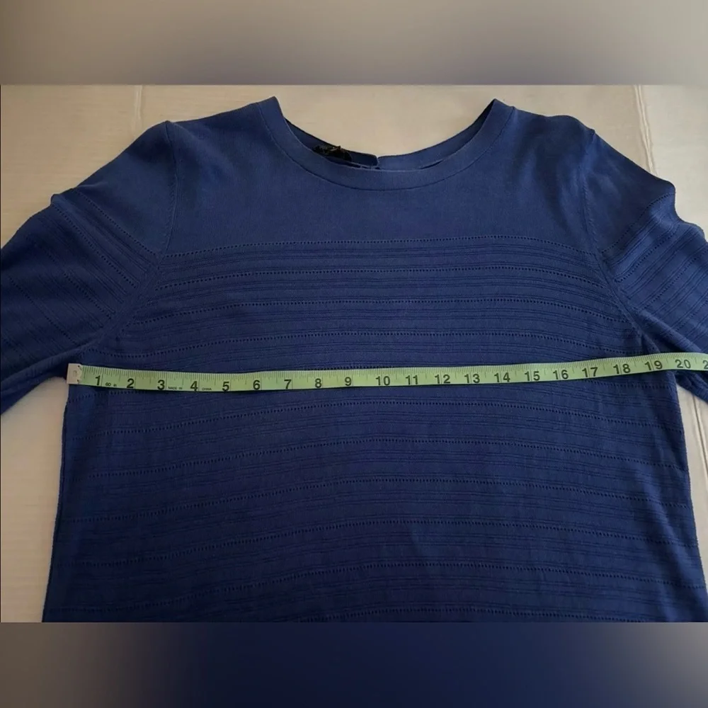 Talbots Blue Minimalist Tunic Blouse L Long Sleeve Relaxed Fit Workwear Classic - Picture 4 of 6